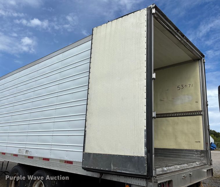 image for item DU1284 2007 Utility 3000R refrigerated van trailer