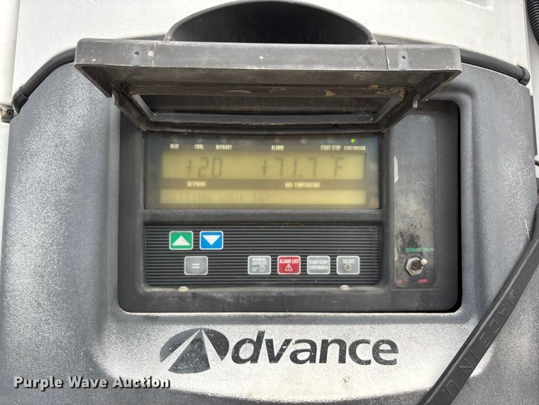 image for item DU1284 2007 Utility 3000R refrigerated van trailer