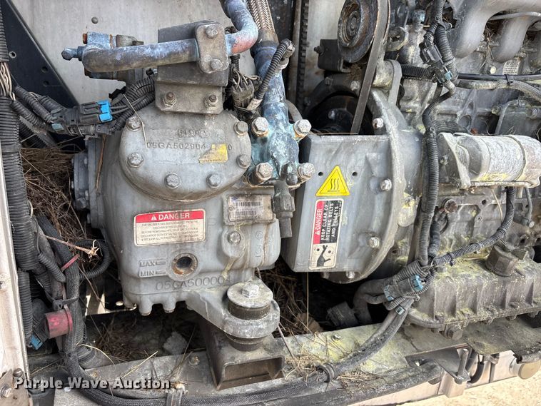 image for item DU1284 2007 Utility 3000R refrigerated van trailer