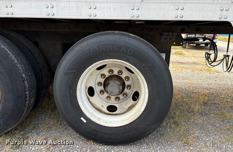 image for item DU1284 2007 Utility 3000R refrigerated van trailer