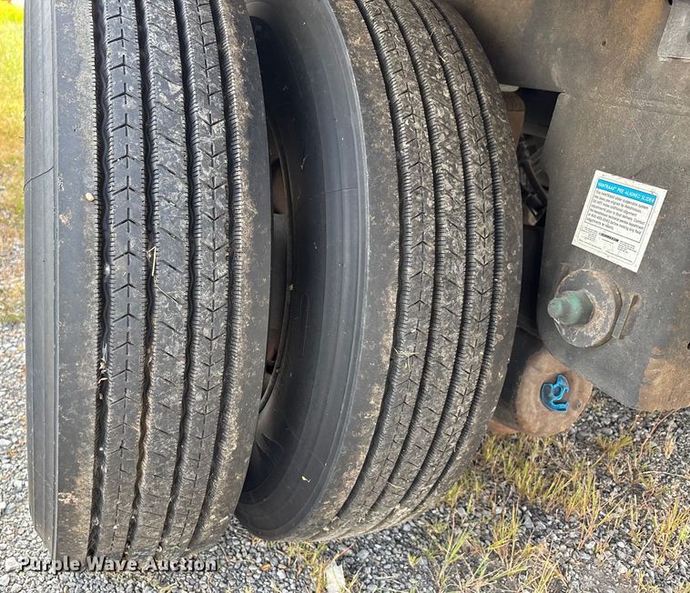 image for item DU1284 2007 Utility 3000R refrigerated van trailer