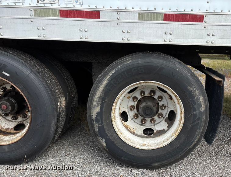 image for item DU1284 2007 Utility 3000R refrigerated van trailer