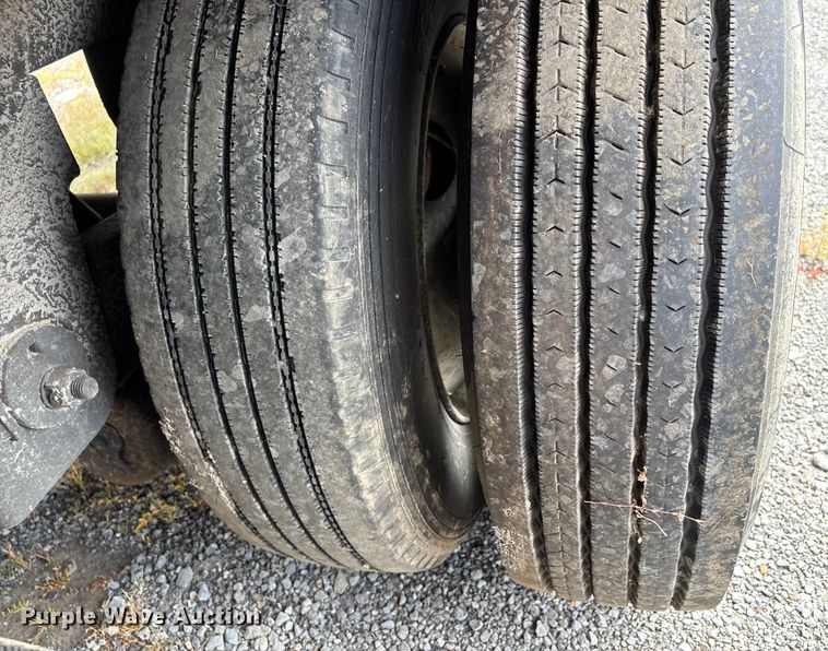 image for item DU1284 2007 Utility 3000R refrigerated van trailer