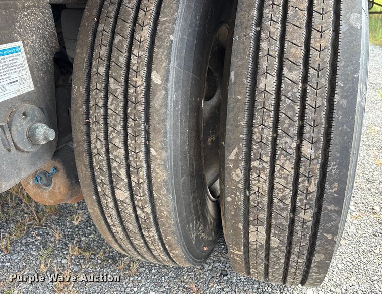 image for item DU1284 2007 Utility 3000R refrigerated van trailer