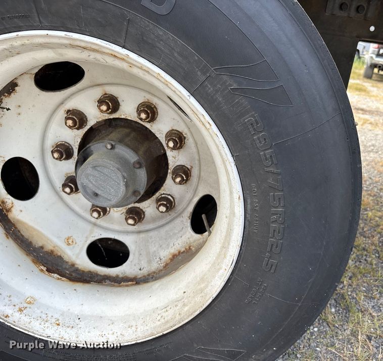 image for item DU1284 2007 Utility 3000R refrigerated van trailer