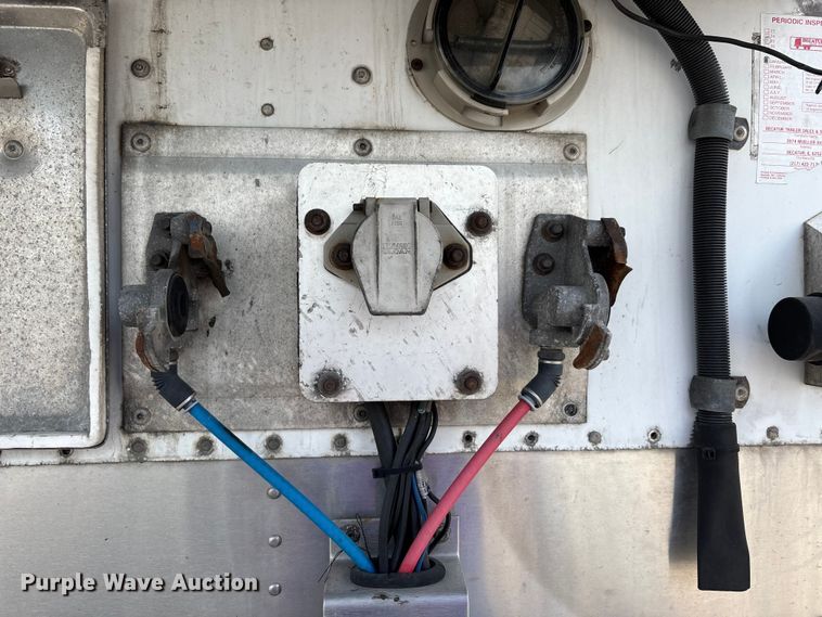 image for item DU1286 2013 Wabash refrigerated van trailer