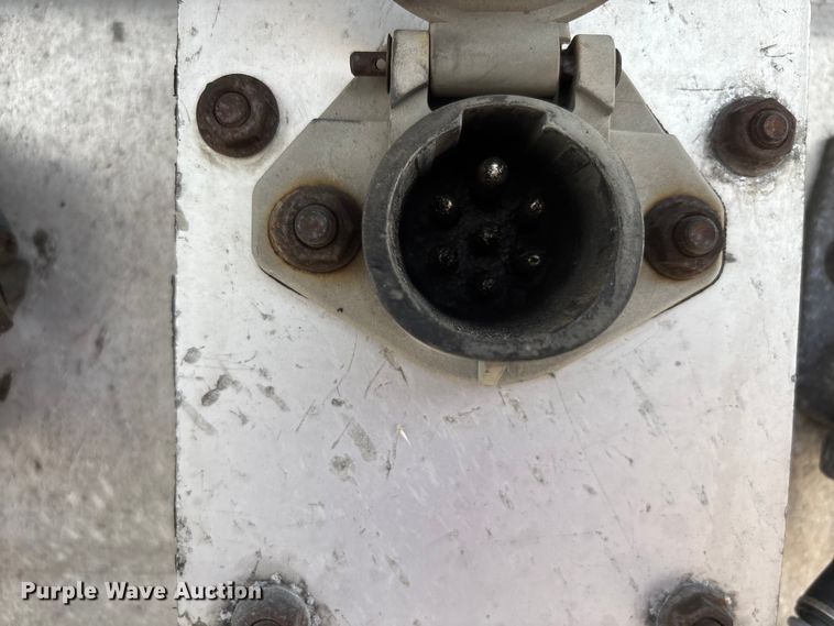 image for item DU1286 2013 Wabash refrigerated van trailer