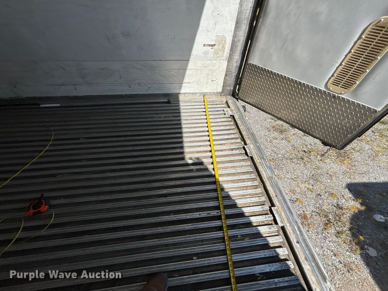 image for item DU1286 2013 Wabash refrigerated van trailer