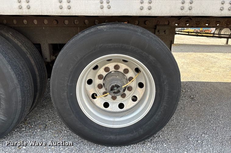 image for item DU1286 2013 Wabash refrigerated van trailer