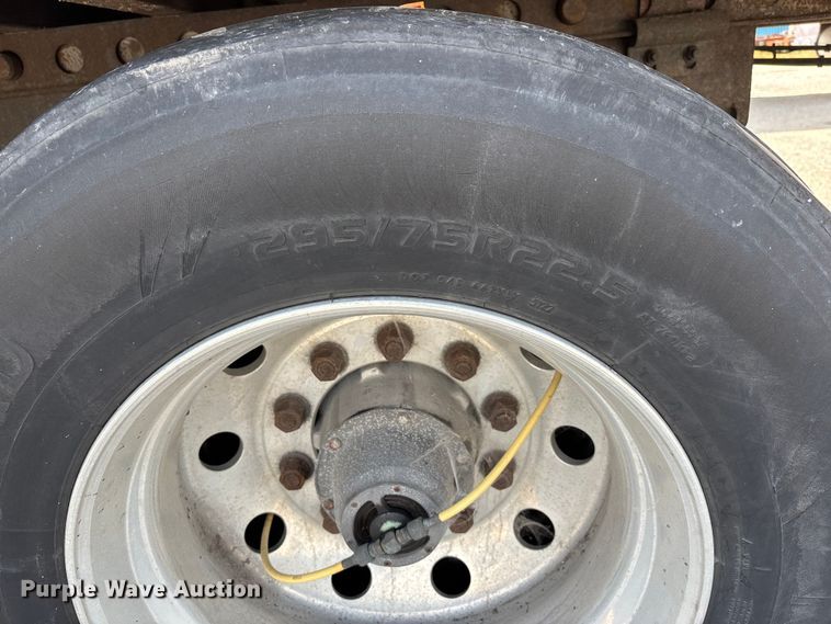 image for item DU1286 2013 Wabash refrigerated van trailer