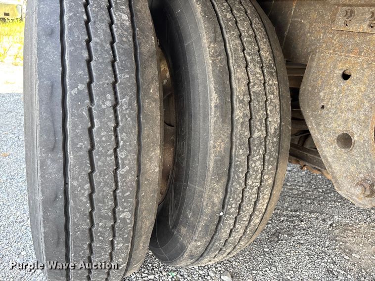 image for item DU1286 2013 Wabash refrigerated van trailer