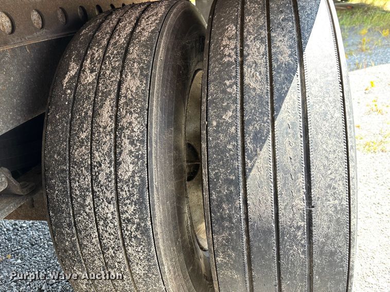 image for item DU1286 2013 Wabash refrigerated van trailer