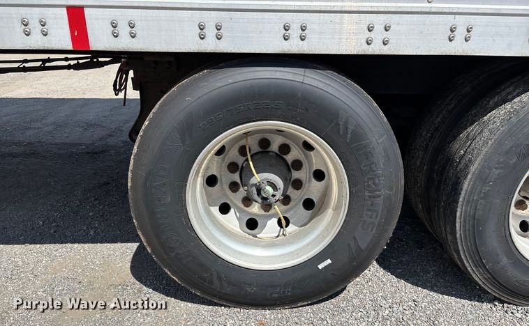 image for item DU1286 2013 Wabash refrigerated van trailer