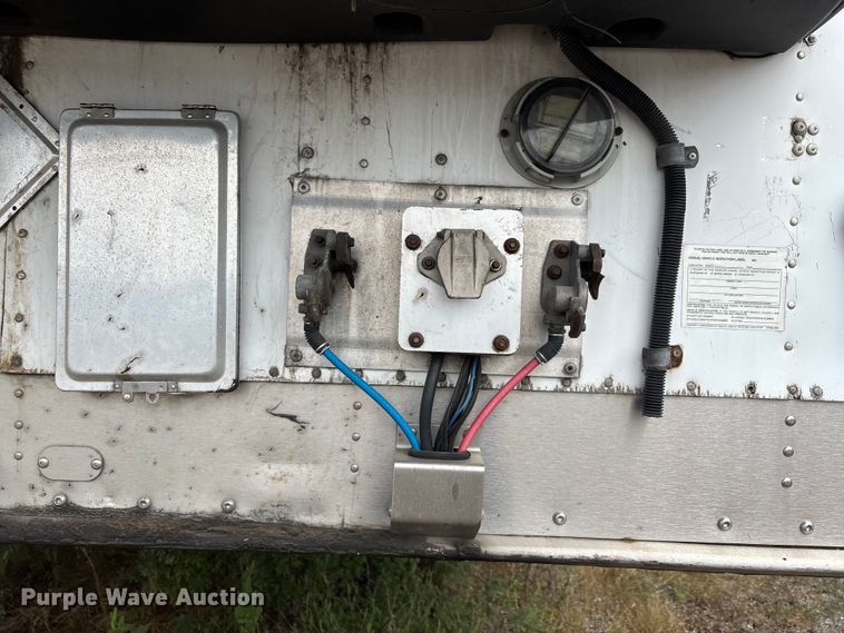 image for item DU1287 2013 Wabash refrigerated van trailer