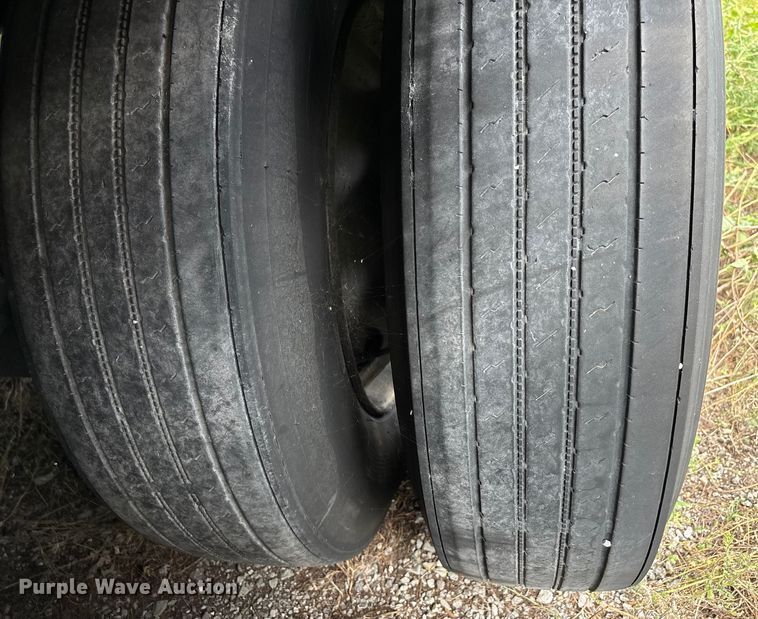 image for item DU1287 2013 Wabash refrigerated van trailer