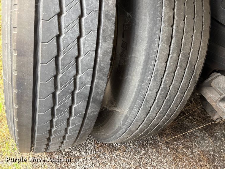 image for item DU1287 2013 Wabash refrigerated van trailer