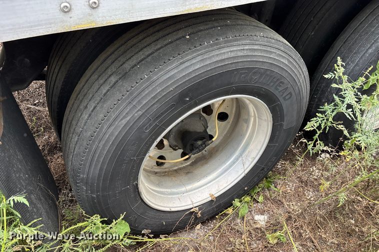 image for item DU1287 2013 Wabash refrigerated van trailer