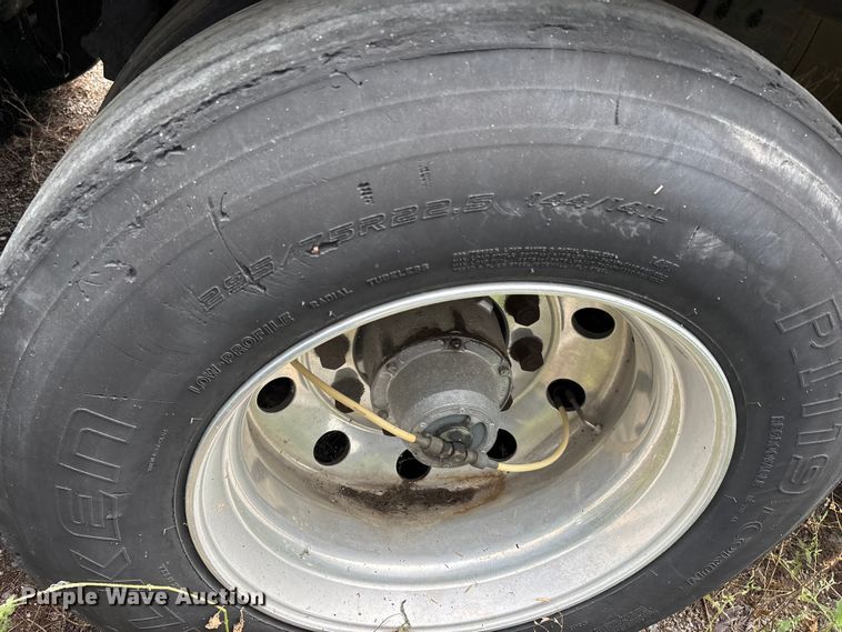 image for item DU1287 2013 Wabash refrigerated van trailer