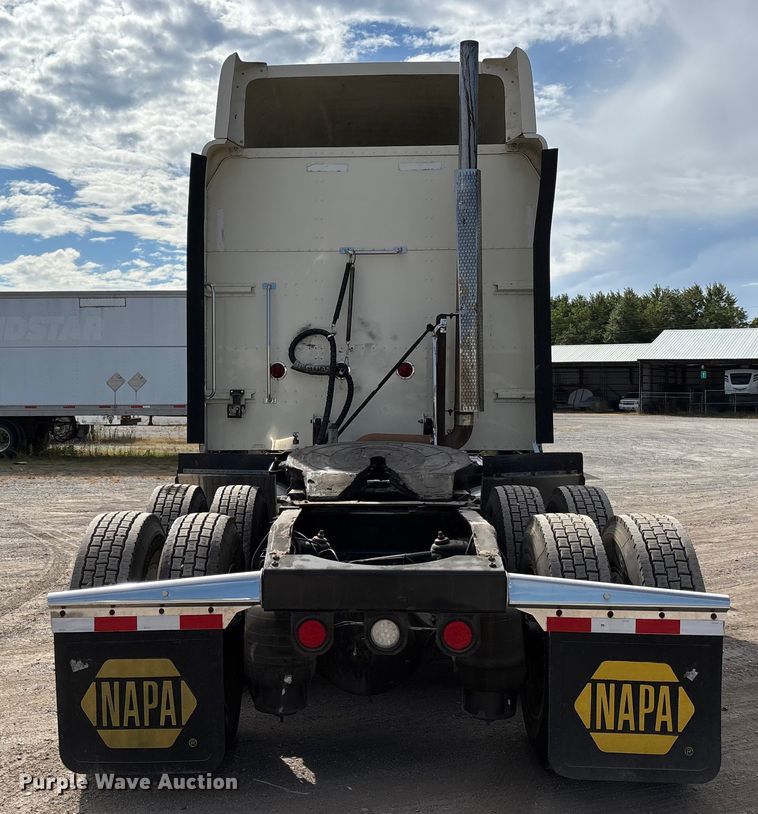 image for item DU1289 2012 Peterbilt 386 semi truck