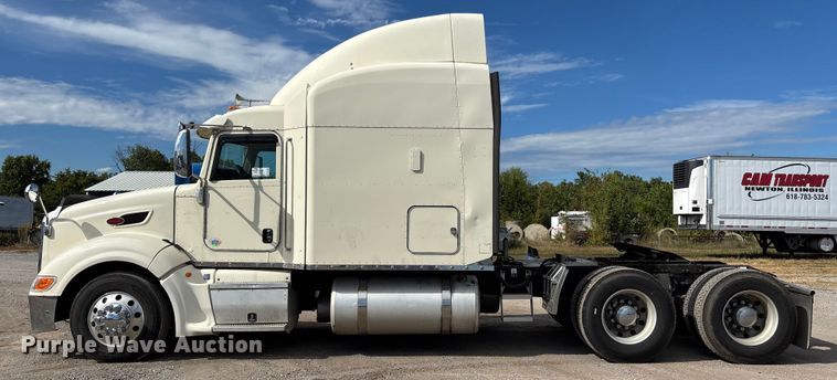 image for item DU1289 2012 Peterbilt 386 semi truck