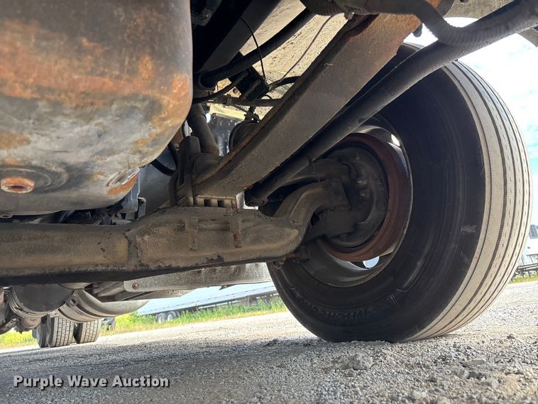 image for item DU1289 2012 Peterbilt 386 semi truck