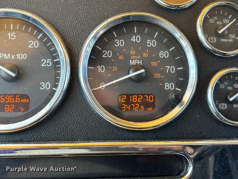 image for item DU1289 2012 Peterbilt 386 semi truck