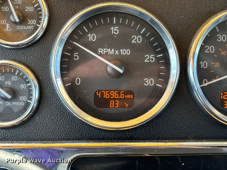 image for item DU1289 2012 Peterbilt 386 semi truck