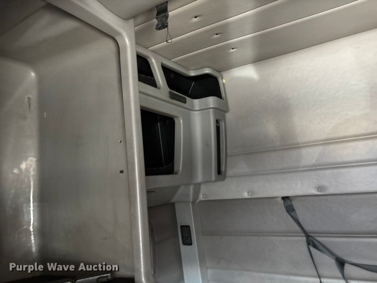 image for item DU1289 2012 Peterbilt 386 semi truck