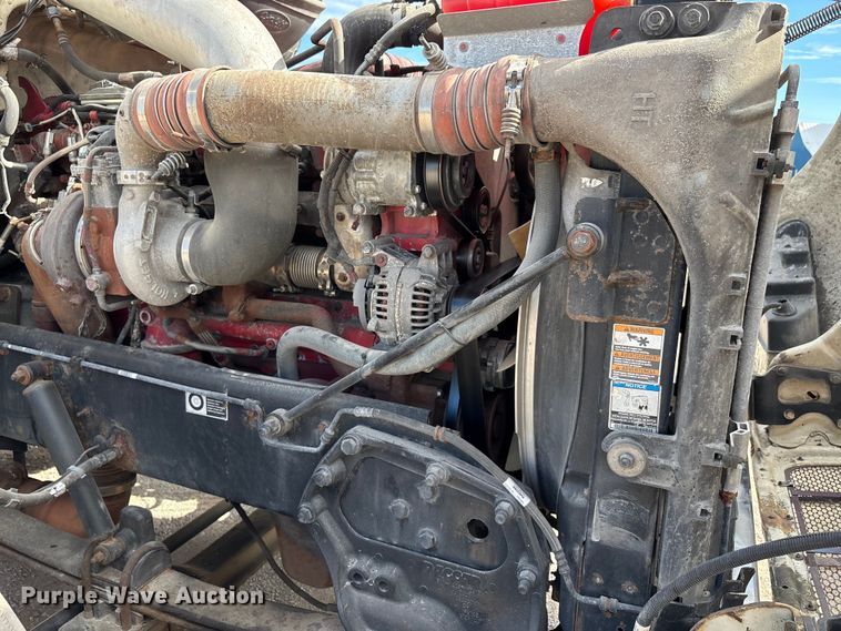 image for item DU1289 2012 Peterbilt 386 semi truck