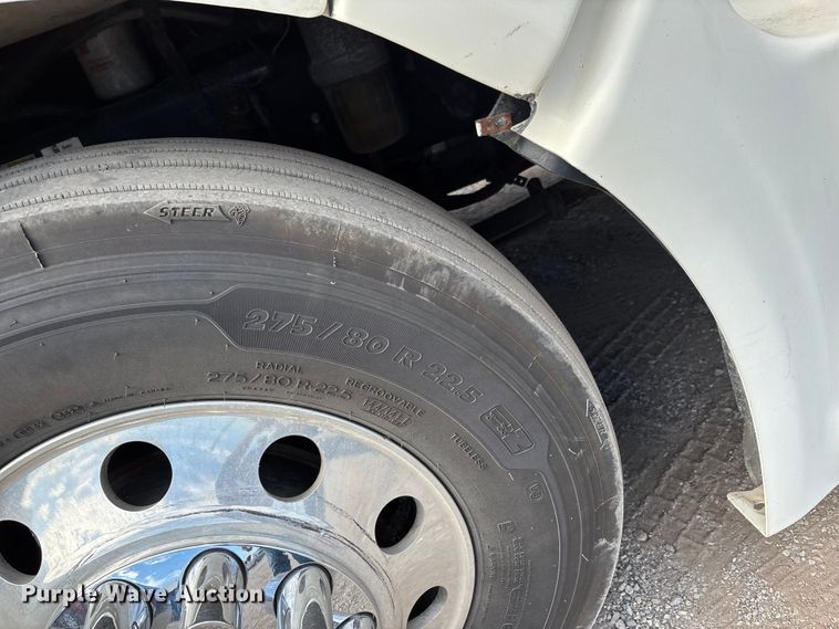 image for item DU1289 2012 Peterbilt 386 semi truck