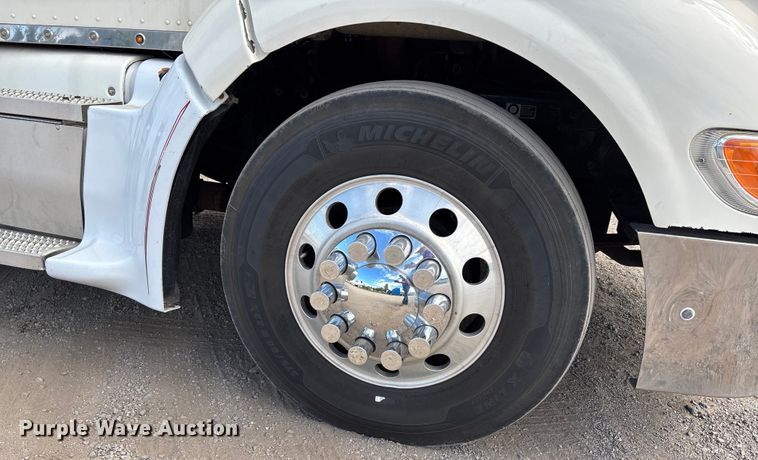 image for item DU1289 2012 Peterbilt 386 semi truck