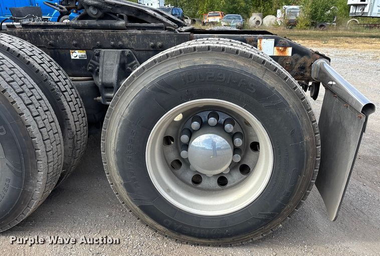 image for item DU1289 2012 Peterbilt 386 semi truck