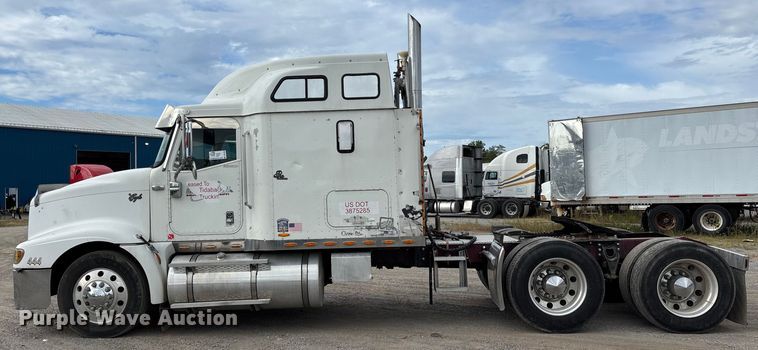 image for item DU1290 2000 International 9400i semi truck