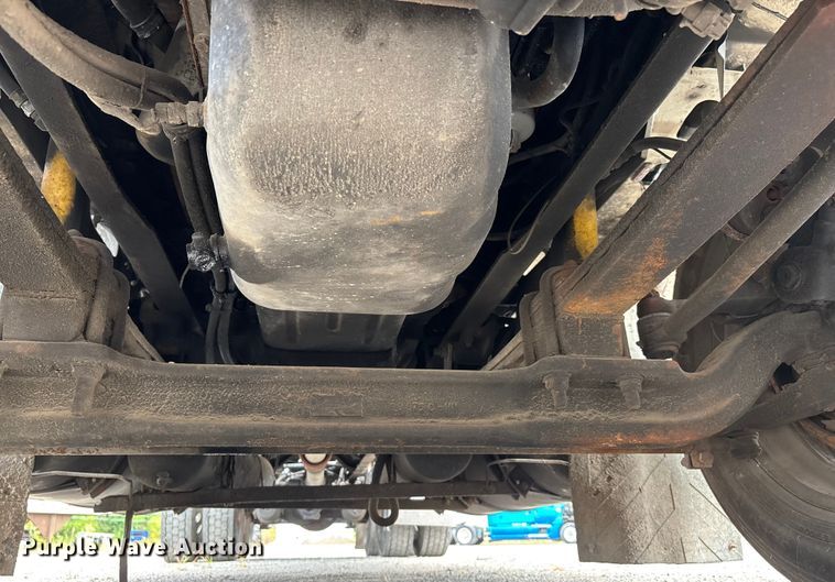 image for item DU1290 2000 International 9400i semi truck