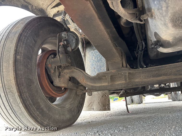 image for item DU1290 2000 International 9400i semi truck