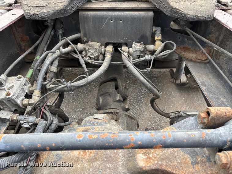 image for item DU1290 2000 International 9400i semi truck