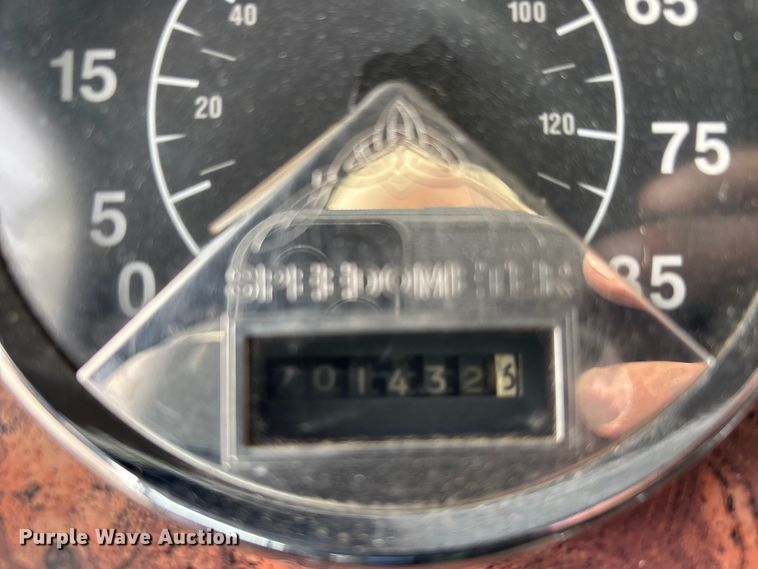 image for item DU1290 2000 International 9400i semi truck