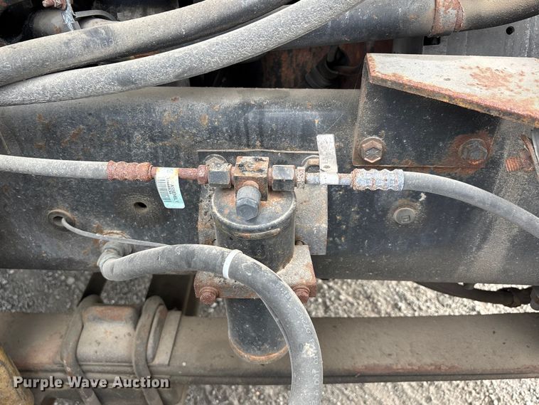 image for item DU1290 2000 International 9400i semi truck