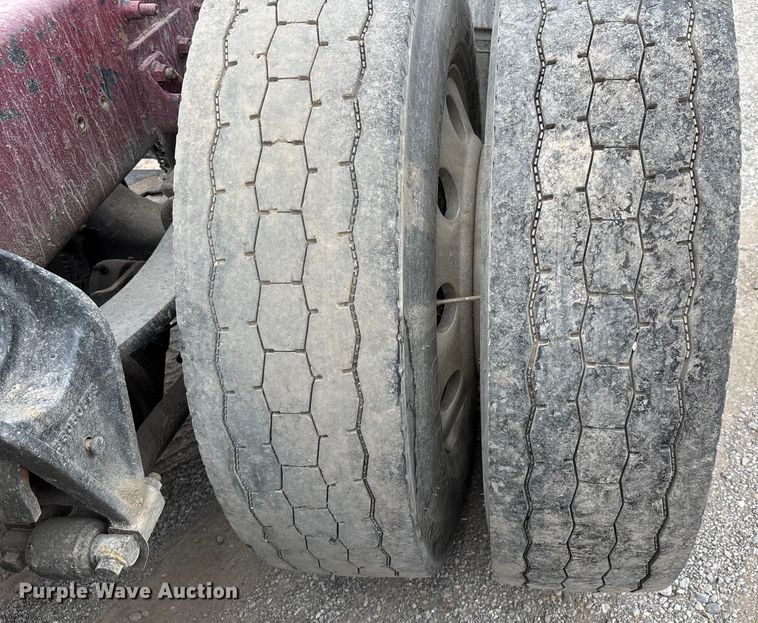 image for item DU1290 2000 International 9400i semi truck