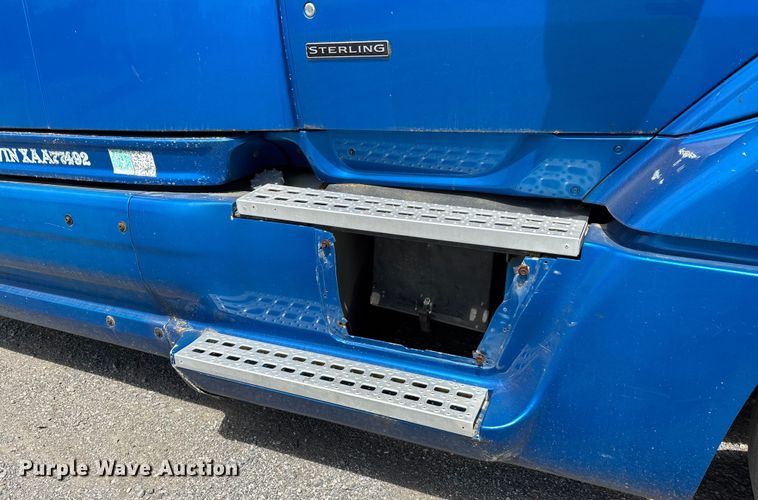 image for item DU1291 1999 Sterling A-Line semi truck