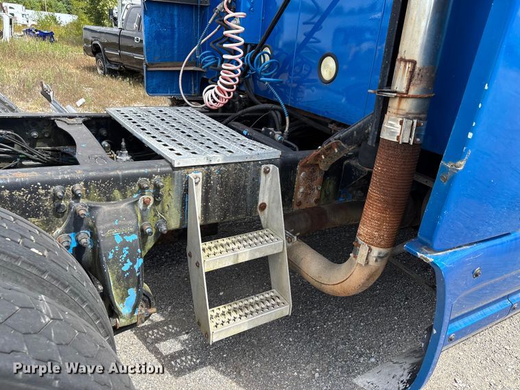 image for item DU1291 1999 Sterling A-Line semi truck