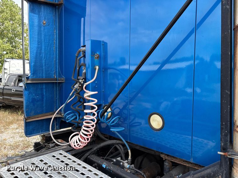 image for item DU1291 1999 Sterling A-Line semi truck