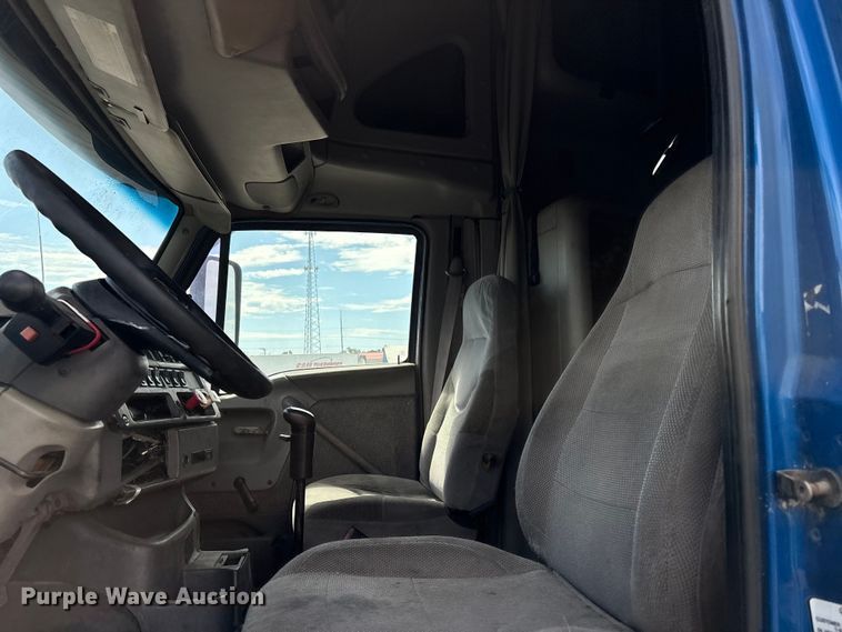 image for item DU1291 1999 Sterling A-Line semi truck