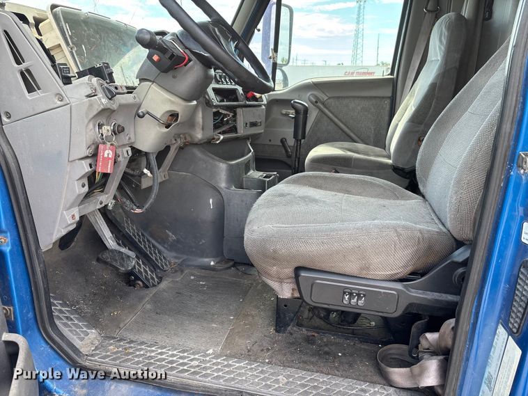 image for item DU1291 1999 Sterling A-Line semi truck