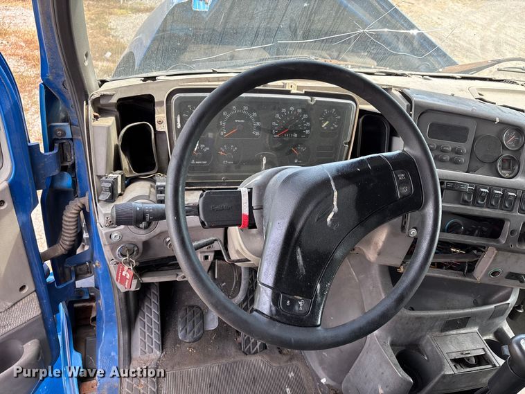 image for item DU1291 1999 Sterling A-Line semi truck