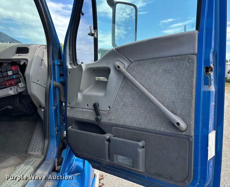 image for item DU1291 1999 Sterling A-Line semi truck