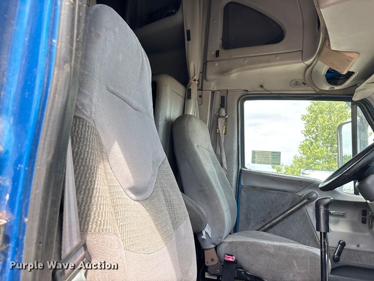 image for item DU1291 1999 Sterling A-Line semi truck