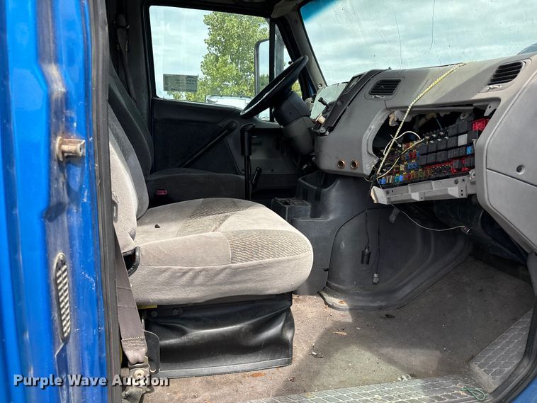 image for item DU1291 1999 Sterling A-Line semi truck