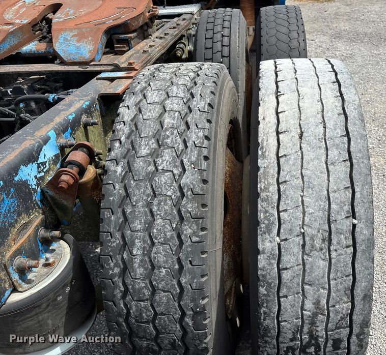 image for item DU1291 1999 Sterling A-Line semi truck