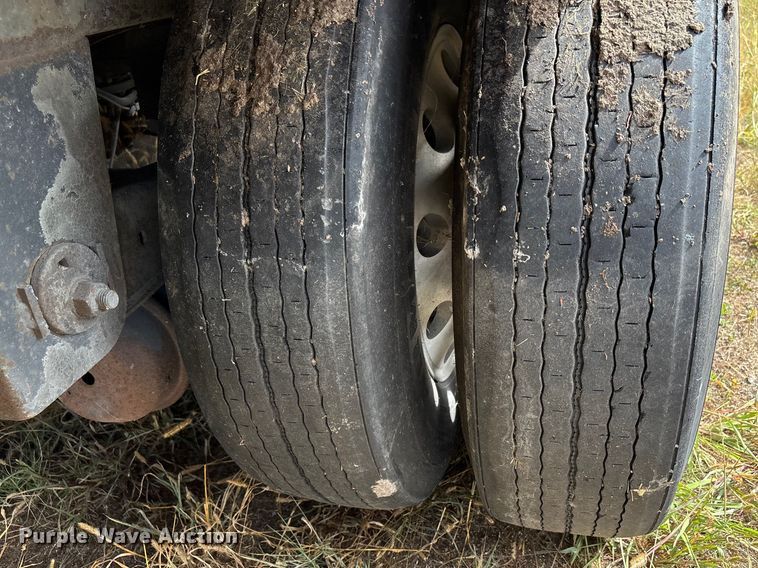 image for item DU1292 2012 Wabash refrigerated van trailer